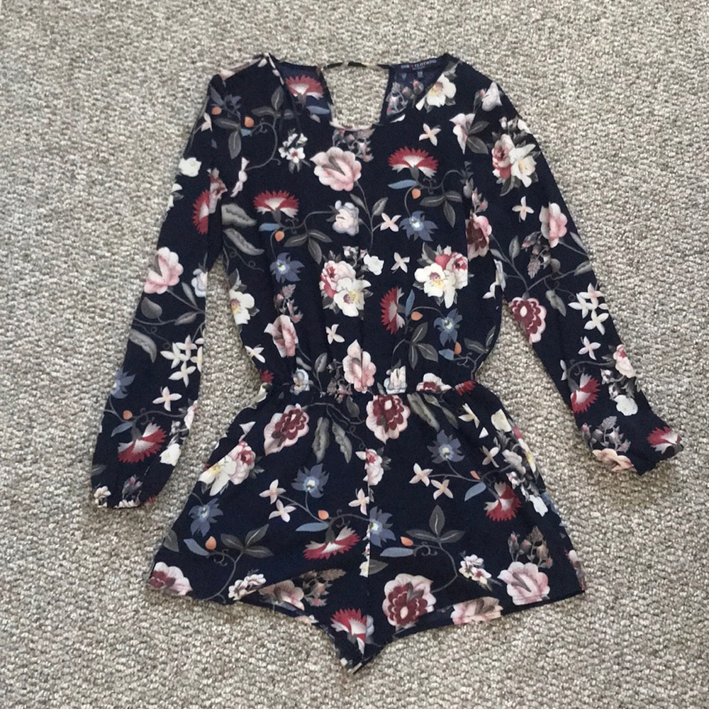 Flower patterned Long sleeve romper